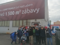 Páteční odpoledne strávila 6. B v Jump Aréně